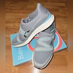NEW BareTraps BIANNA Womens sz 8M Grey/teal Velcro Tab Closure Sneaker Shoes NIB